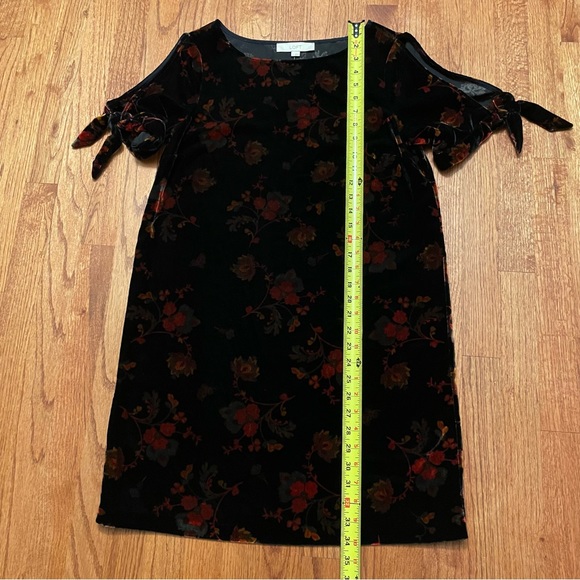 NWT Loft Black Red Floral Cold Shoulders Velvet Shift Dress Size S - Picture 14 of 16